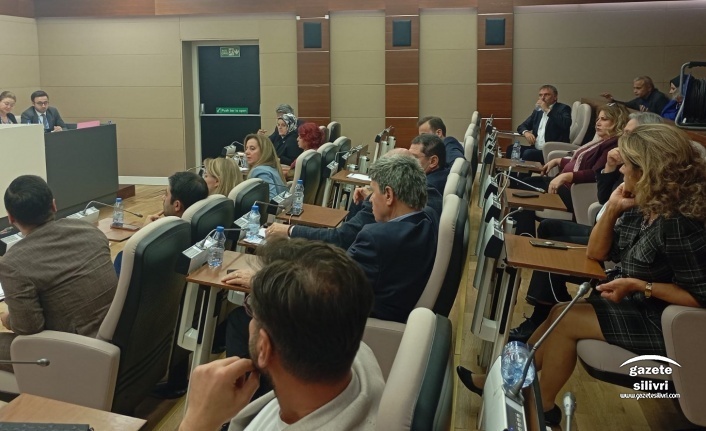 BAKIRKÖY MECLİSİ’NDE BÜTÇE, ÇÖKME, HARAÇ, YOLSUZLUK HAVADA UÇUŞTU