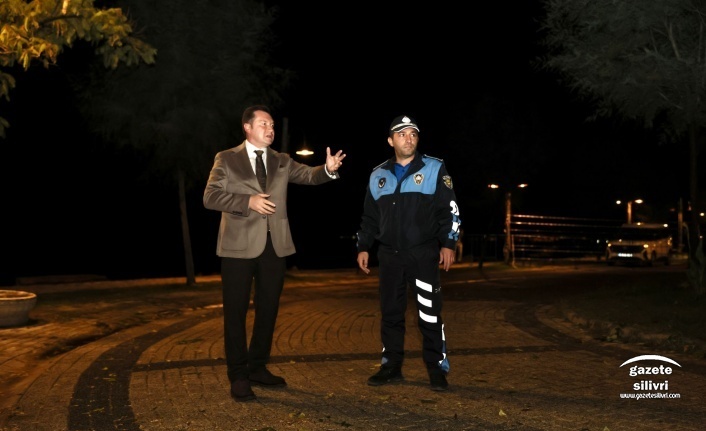 Silivri Sahilimizin Boşnakbahçe mevkiinde falezlerde meydana gelen heyelan sonrası bölgede incelemelerde bulunduk. - B.B. BOLA BALCIOĞLU