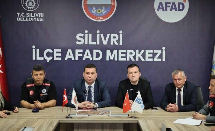 Başkan Balcıoğlu ve Kaymakam Toğan depremin ardından durum değerlendirmesinde bulundu